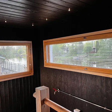 Chalet Sauna, Tupa Ja Poreallas Joen Varrella