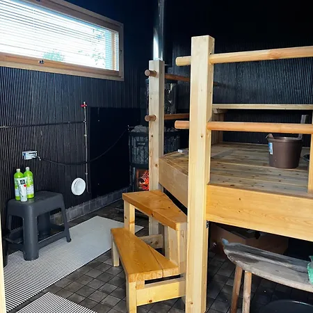 Sauna, Tupa Ja Poreallas Joen Varrella