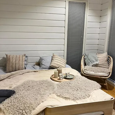 Chalet Sauna, Tupa Ja Poreallas Joen Varrella *